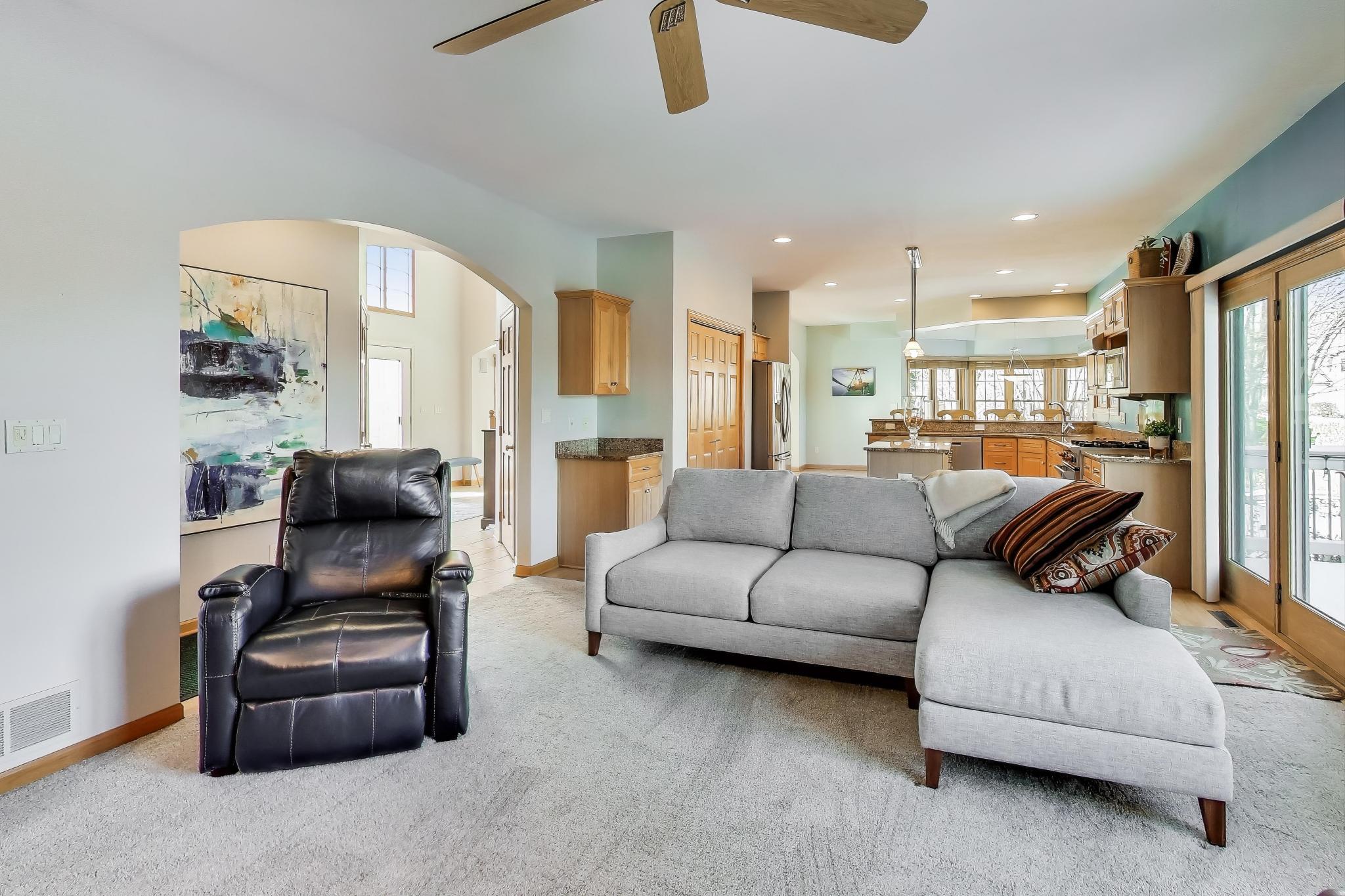 8443 Northview Drive Pleasant Prairie, WI 53158 - Photo 21 of 73 Living Room