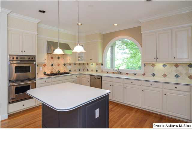 2052 Magnolia Ridge Birmingham, AL 35243 - Photo 12 of 32