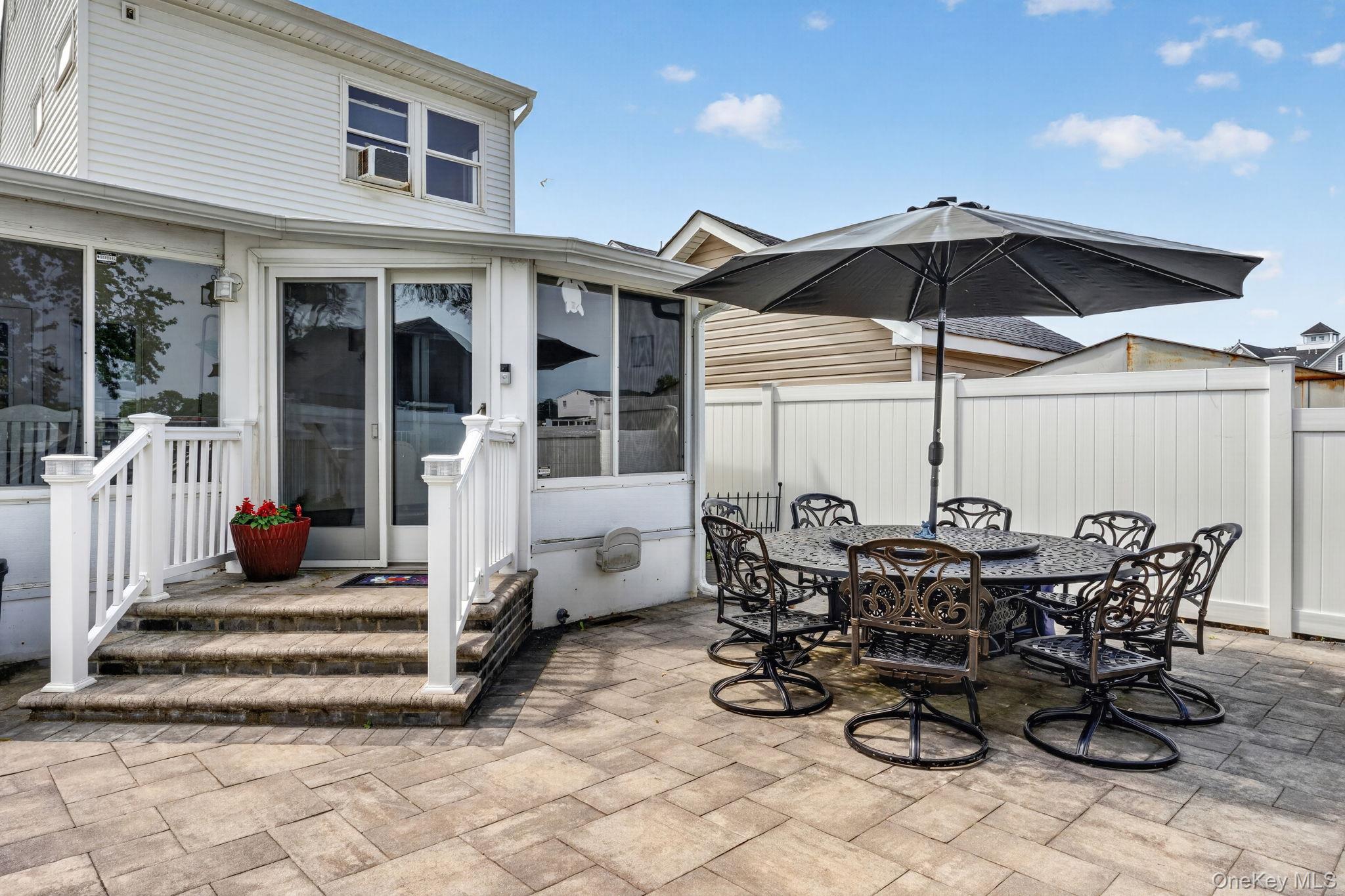 228 West Clearwater Road Lindenhurst, NY 11757 - Photo 20 of 34