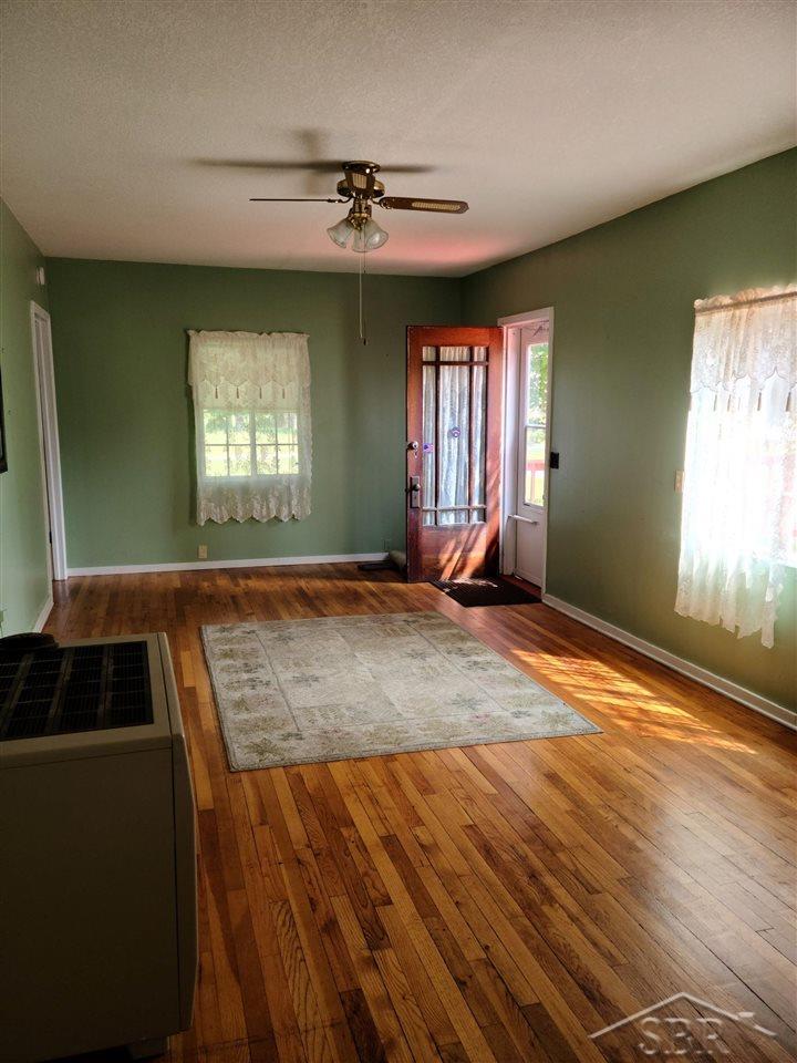 13710 Litchfield Road Montrose, MI 48457 - Photo 10 of 20 Living Room