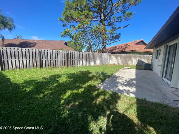 $2,000 | 624 Casa Grande Drive, Melbourne, FL 32940