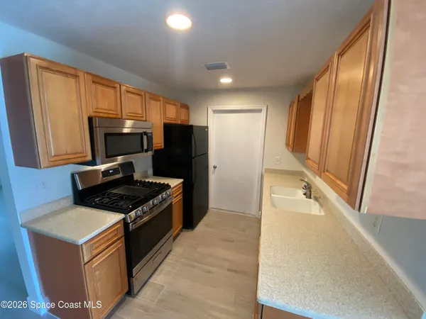 $2,000 | 624 Casa Grande Drive, Melbourne, FL 32940