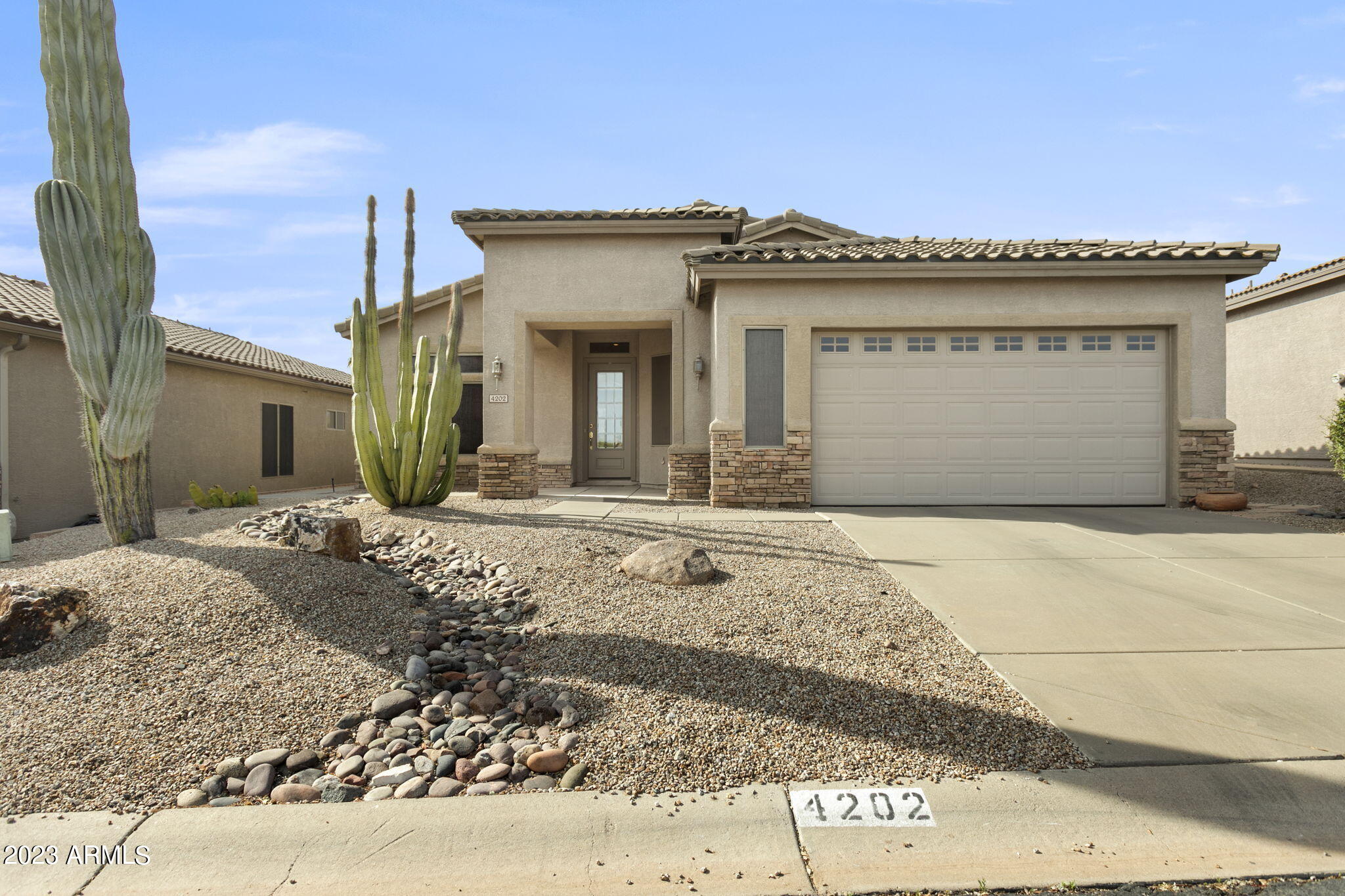 4202 South Strong Box Road Gold Canyon, AZ 85118 - Photo 9 of 59 1-web-or-mls-4202-s-strong-box-rd