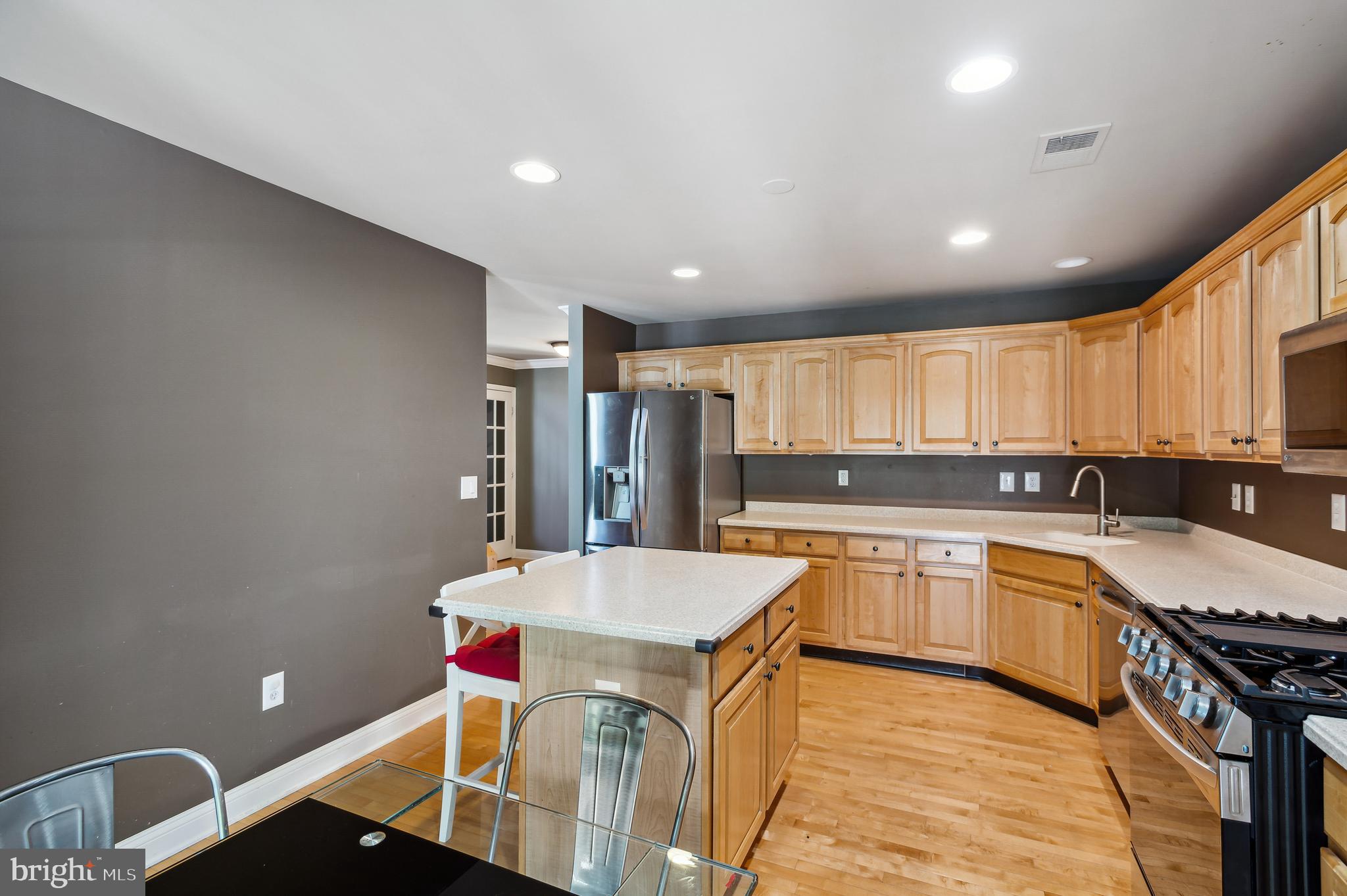 339 Watkins Road Pennington, NJ 08534 - Photo 11 of 32 a kitchen that has a sink and a stove in it