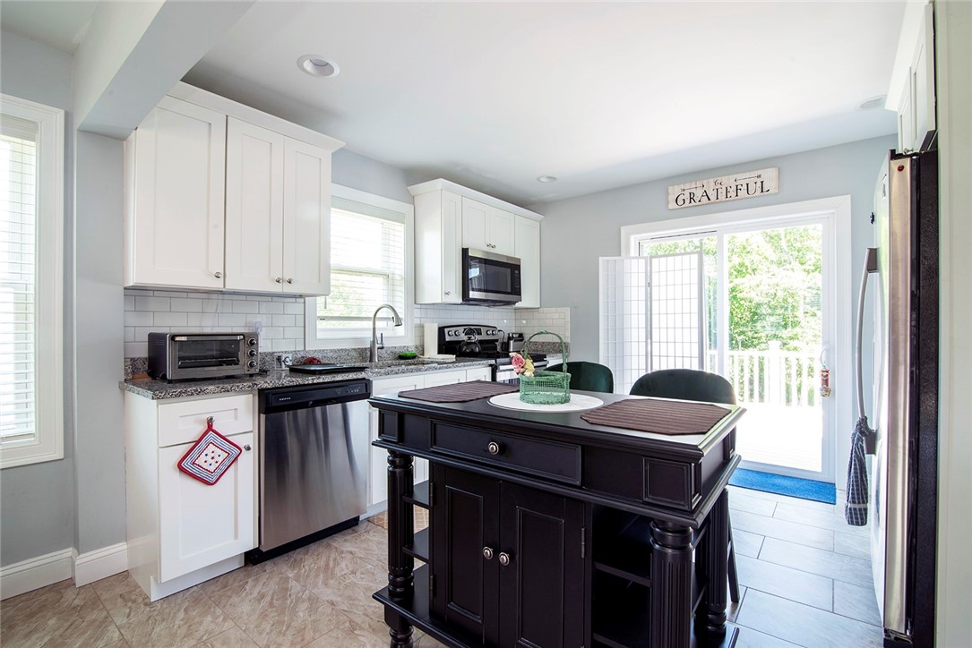 187 Winnapaug Road Westerly, RI 02891 - Photo 9 of 22 KITCHEN