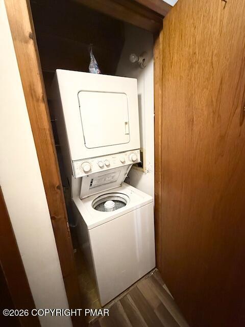 1037 Porter Drive Bushkill, PA 18324 - Photo 10 of 17 a utility room with dryer and washer
