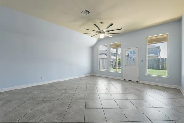 $2,375 | 1908 Rushing Meadow Lane, Pearland, TX 77089