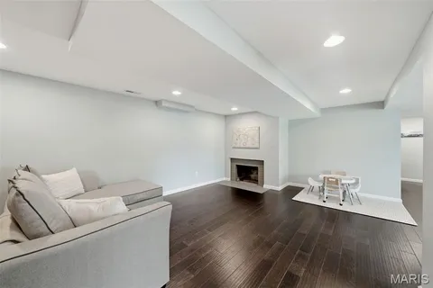 $498,000 | 451 Linum Lane, Webster Groves, MO 63119