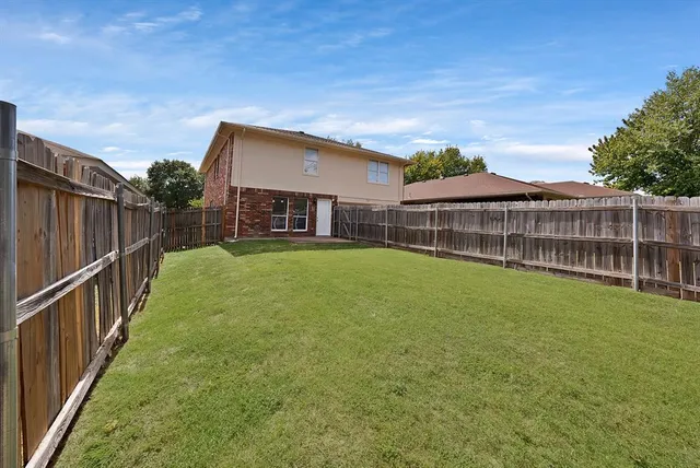 $355,000 | 785 Eldorado Drive, DeSoto, TX 75115