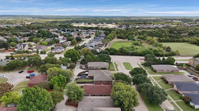 $355,000 | 785 Eldorado Drive, DeSoto, TX 75115