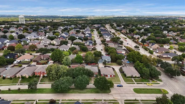 $355,000 | 785 Eldorado Drive, DeSoto, TX 75115