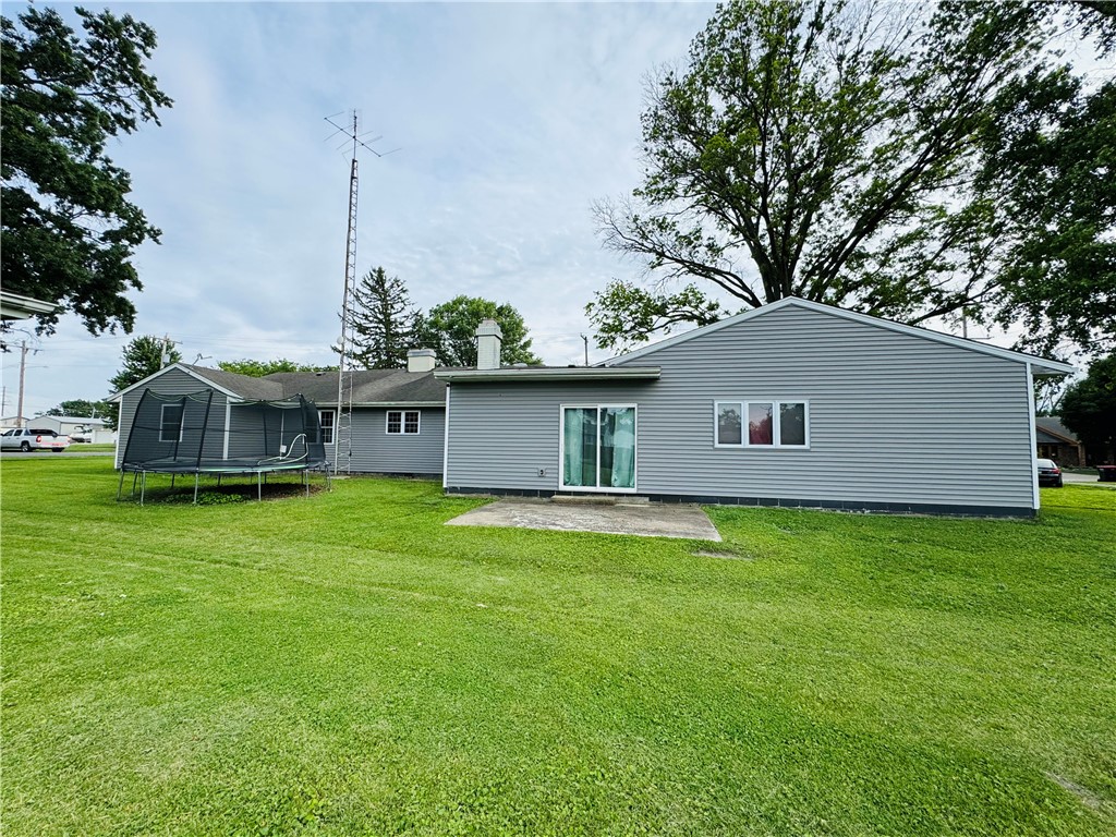 202 West 3rd Street Assumption, IL 62510 - Photo 7 of 32