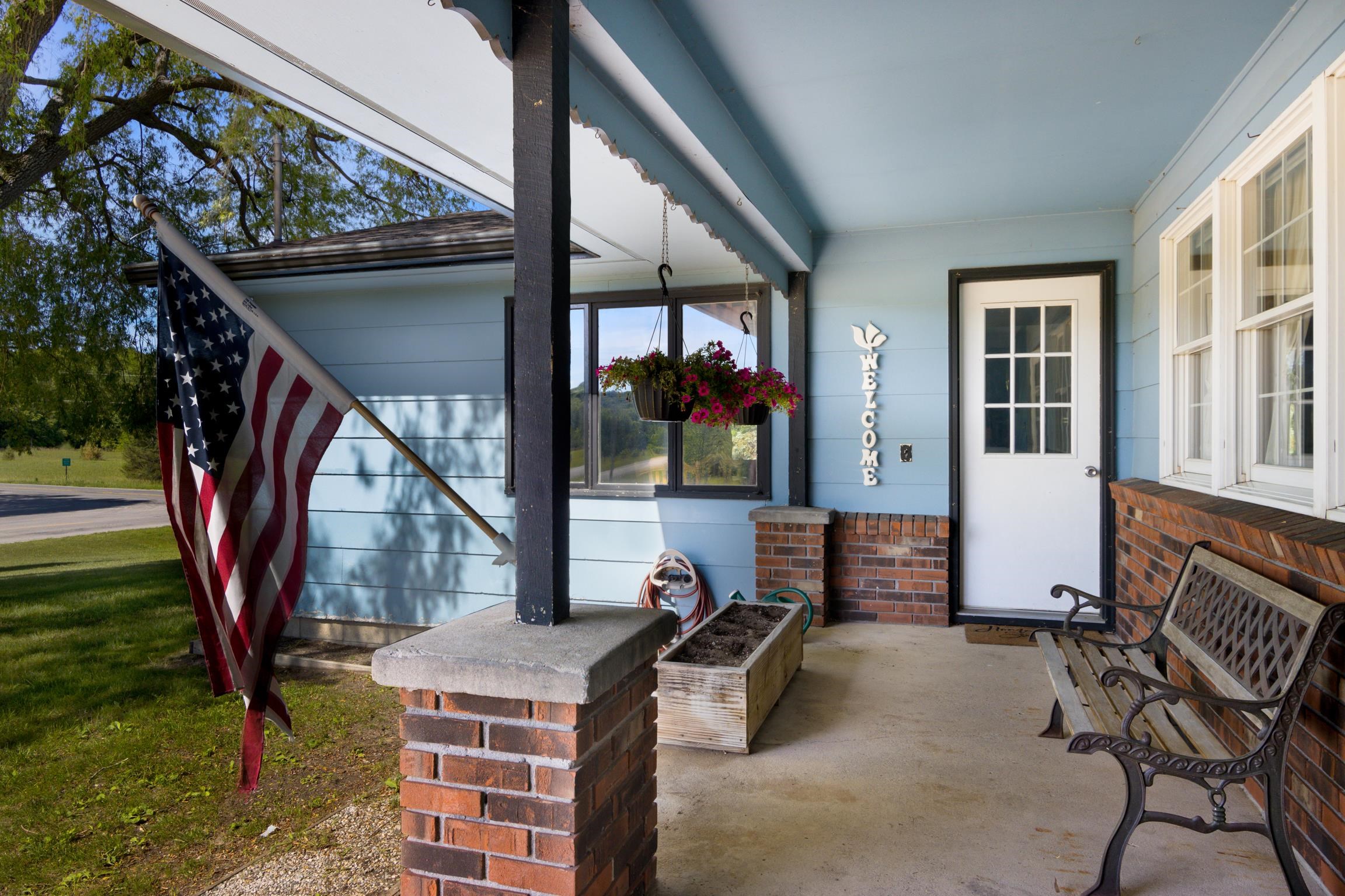 7981 South Maple City Road Maple City, MI 49664 - Photo 5 of 44