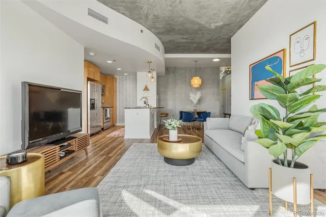 $2,500 | 891 14th Street, Unit 2116, Denver, CO 80202