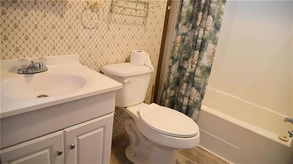 62 Hawk Drive Indiana, PA 15701 - Photo 14 of 19 Bath