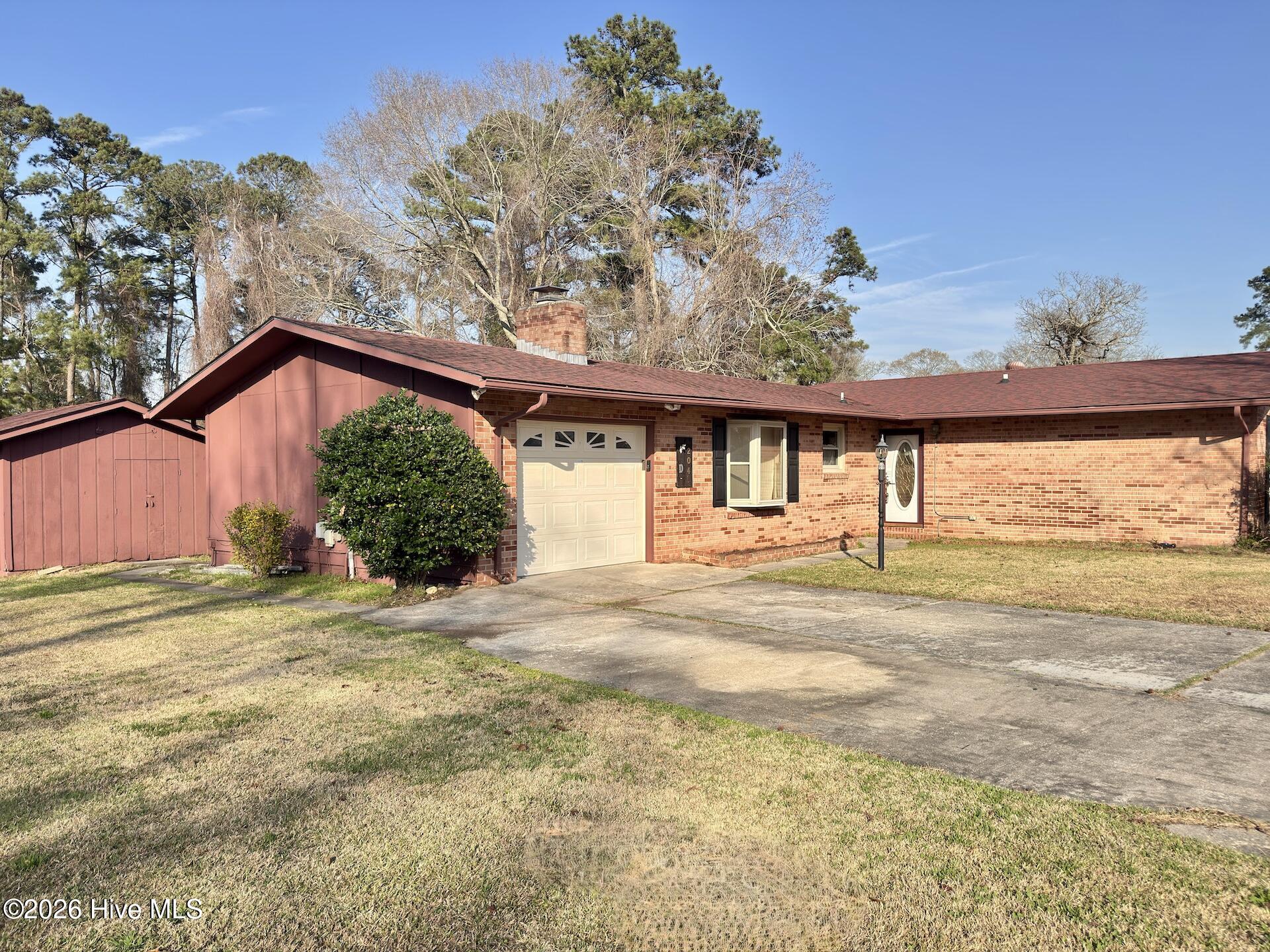204 Walnut Creek Road Jacksonville, NC 28546 - Photo 2 of 23 2front corner