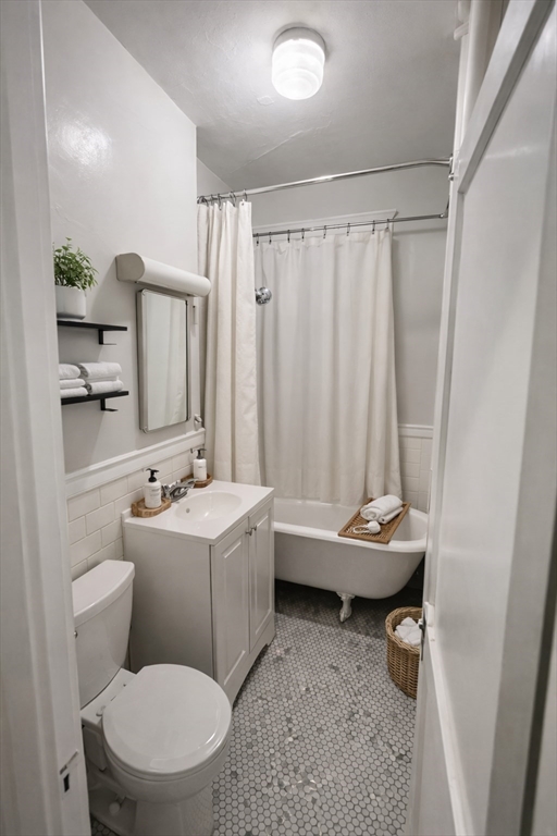 1576 Commonwealth Avenue, Unit 3 Boston, MA 02135 - Photo 4 of 8