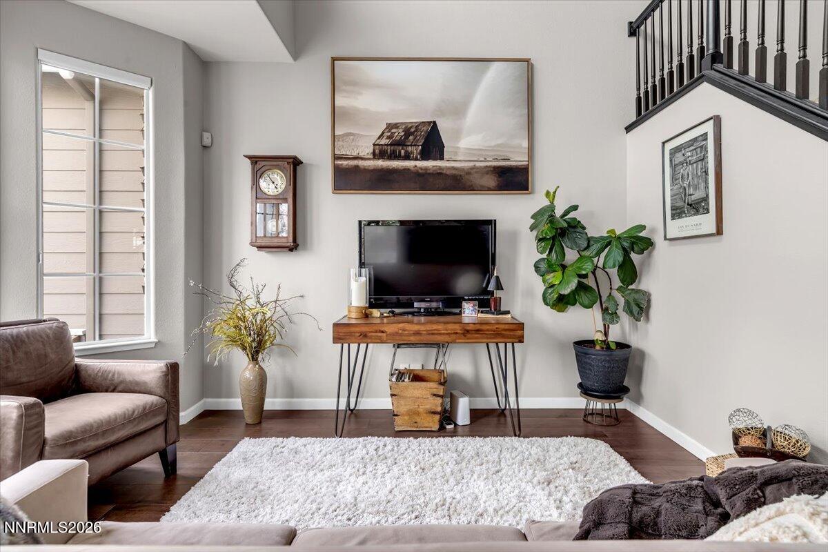 1045 Greenwich Way Reno, NV 89519 - Photo 3 of 51 04-023