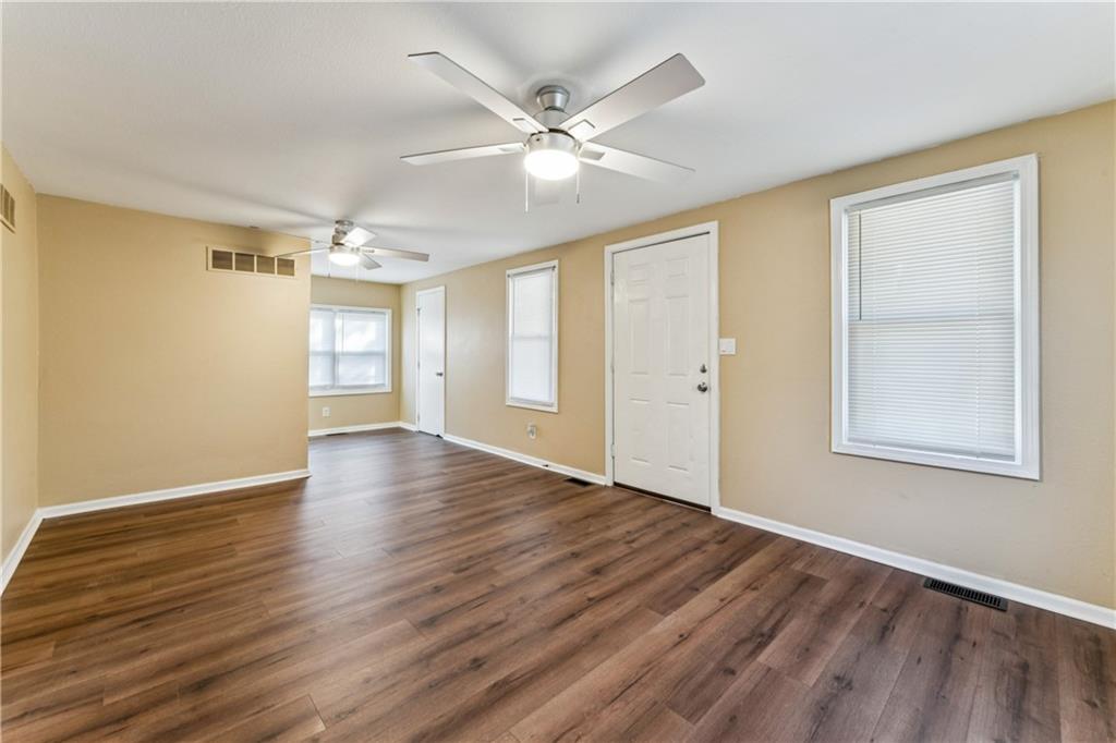 11432 East 17th Street Independence, MO 64052 - Photo 7 of 33