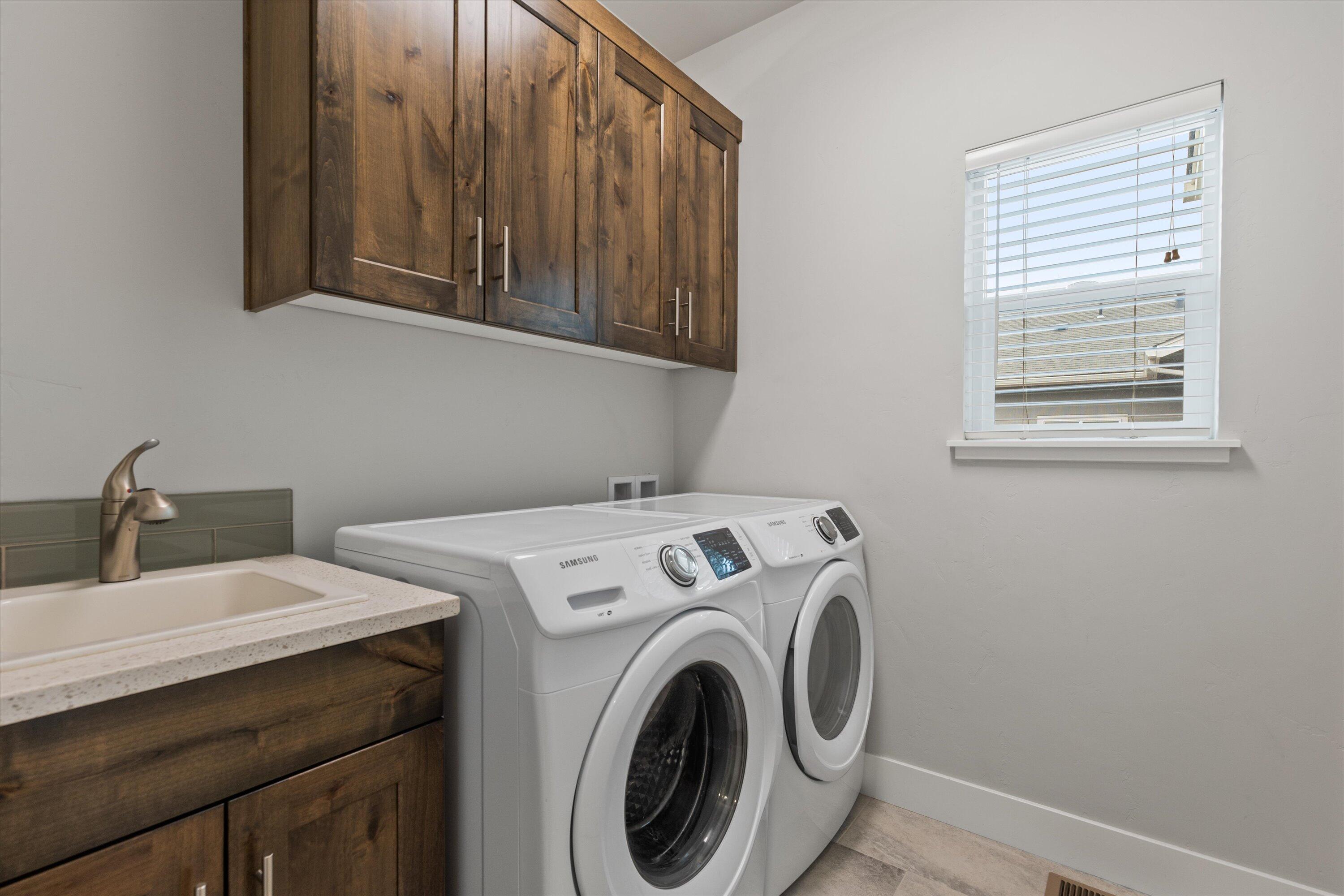 20773 Kilbourne Loop Bend, OR 97701 - Photo 33 of 38 33-4102_221111_JILLROSELL