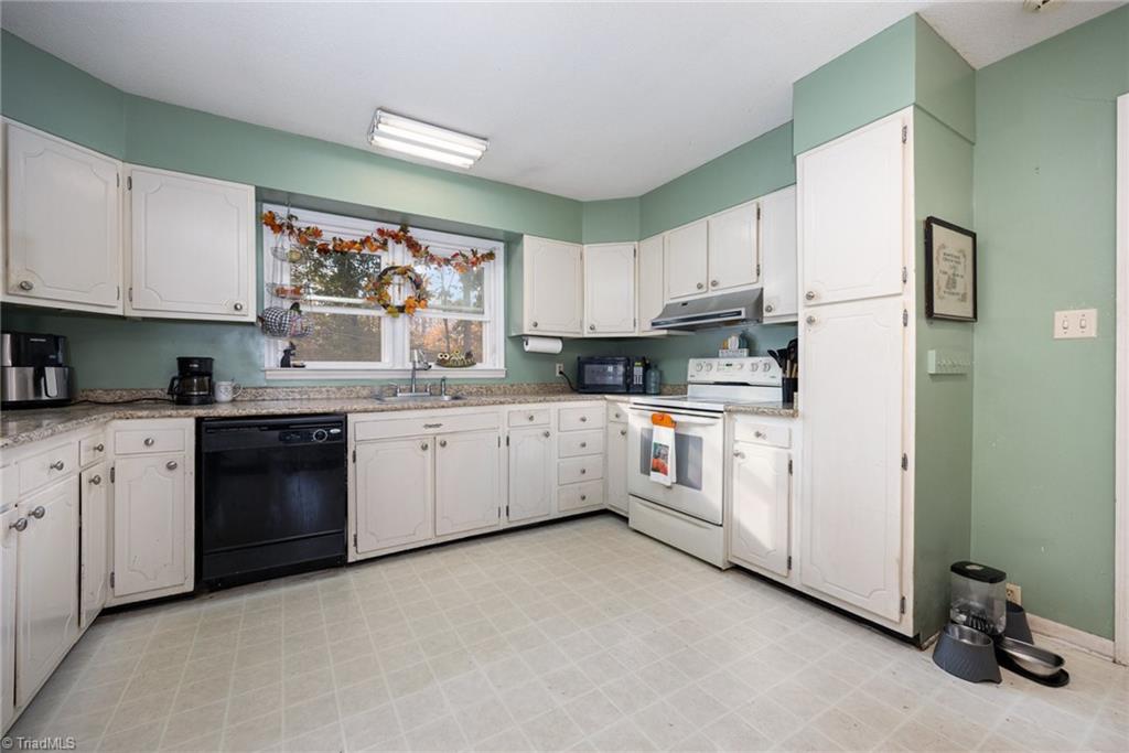 941 Croyden Street High Point, NC 27262 - Photo 11 of 30 Gallery Image 11