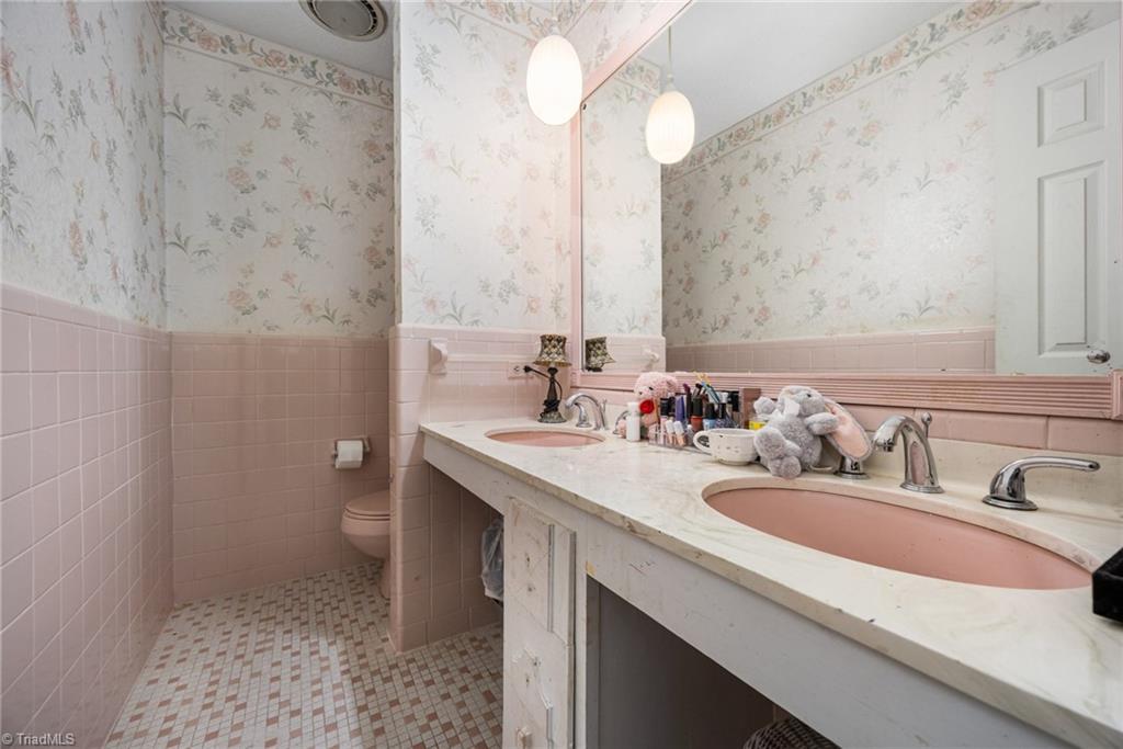 941 Croyden Street High Point, NC 27262 - Photo 20 of 30 Gallery Image 20