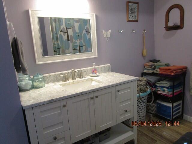 5319-wagon Wagon Wheel Road Manitowoc, WI 54220 - Photo 22 of 43 main floor bathroom