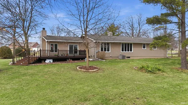 $385,000 | 1530 South Sutton Cir Drive, Bluffton, IN 46714