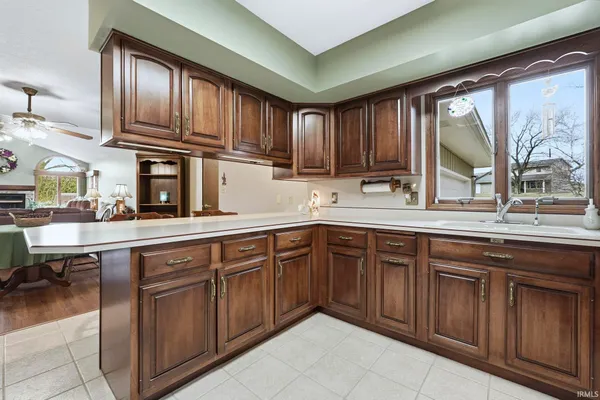 $385,000 | 1530 South Sutton Cir Drive, Bluffton, IN 46714