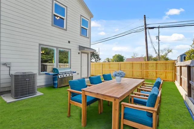 $2,100 | 9001 Judwin Street, Houston, TX 77075