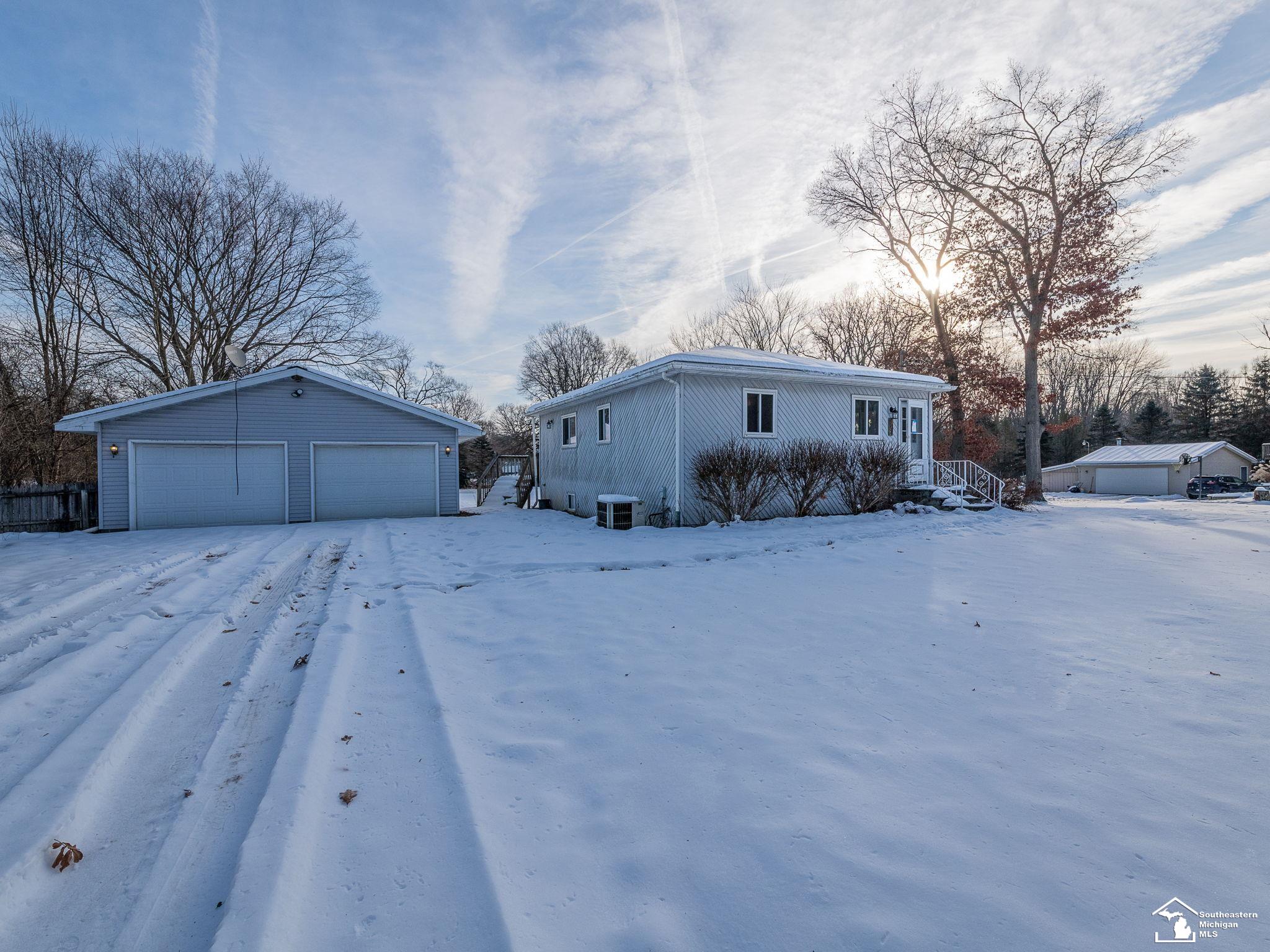 403 Maple Road Michigan Center, MI 49254 - Photo 22 of 29 50196348-bd2ced8e-a5db-4ed4-af41-c01849c3a243.JPG