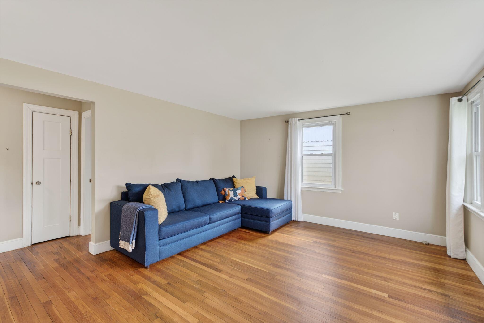 77 Dorset Street Portland, ME 04102 - Photo 12 of 26 Living Room