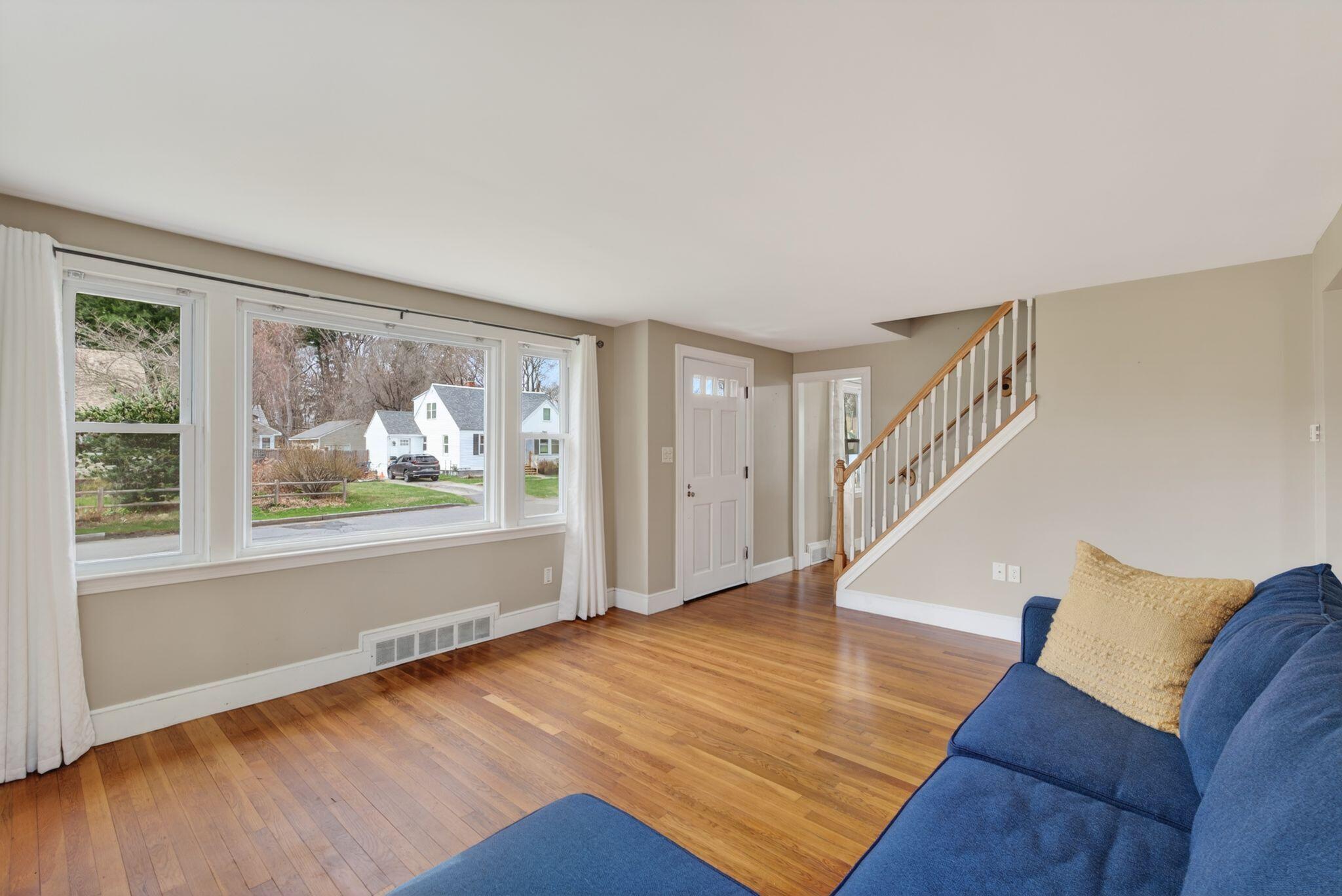 77 Dorset Street Portland, ME 04102 - Photo 14 of 26 Living Room