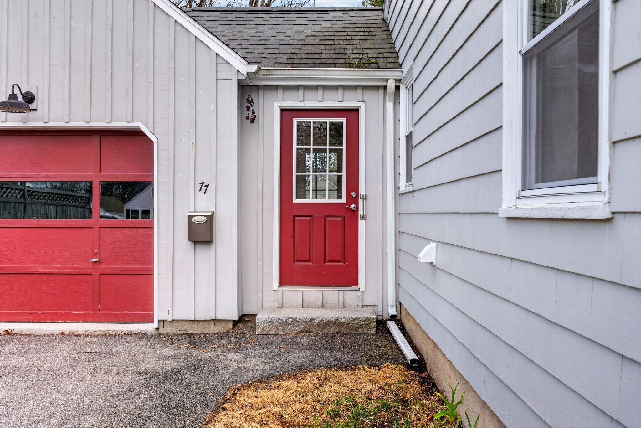 77 Dorset Street Portland, ME 04102 - Photo 3 of 26 Mudroom Entry