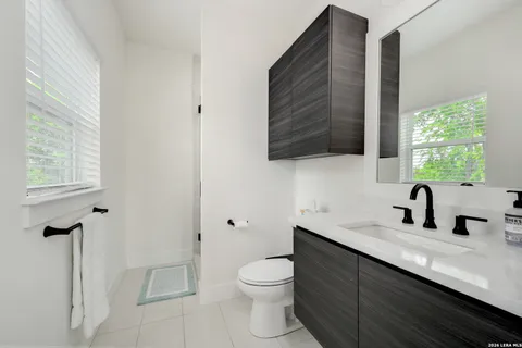 $449,000 | 715 Eleanor Avenue, Unit 101, San Antonio, TX 78209
