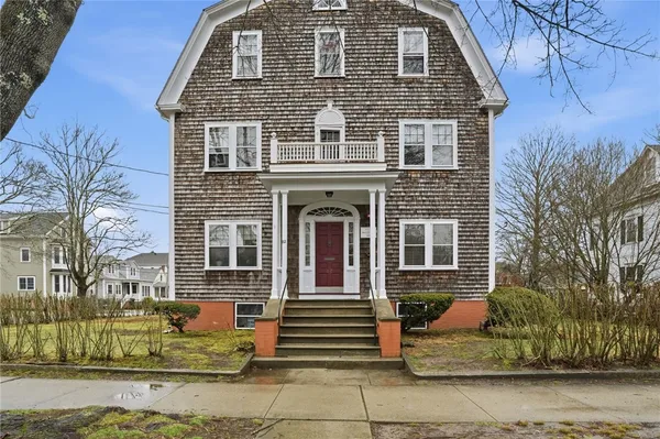 $575,000 | 82 High Street, Unit 1S, Bristol, RI 02809