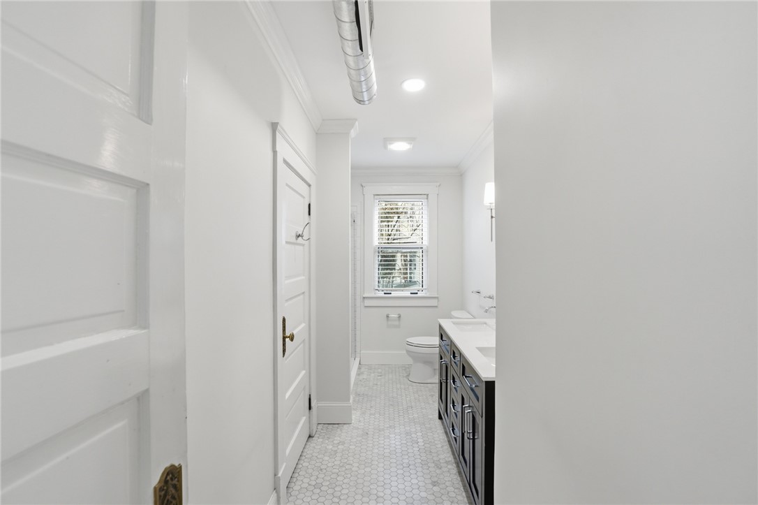 82 High Street, Unit 1S Bristol, RI 02809 - Photo 16 of 21