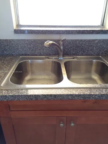 a close view of sink and tap