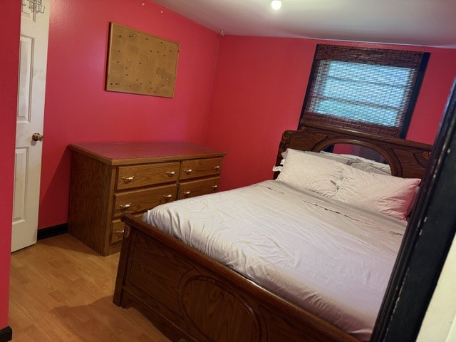 166 Indiana Avenue Ethridge, TN 38456 - Photo 16 of 18 a bedroom with a bed and a dresser