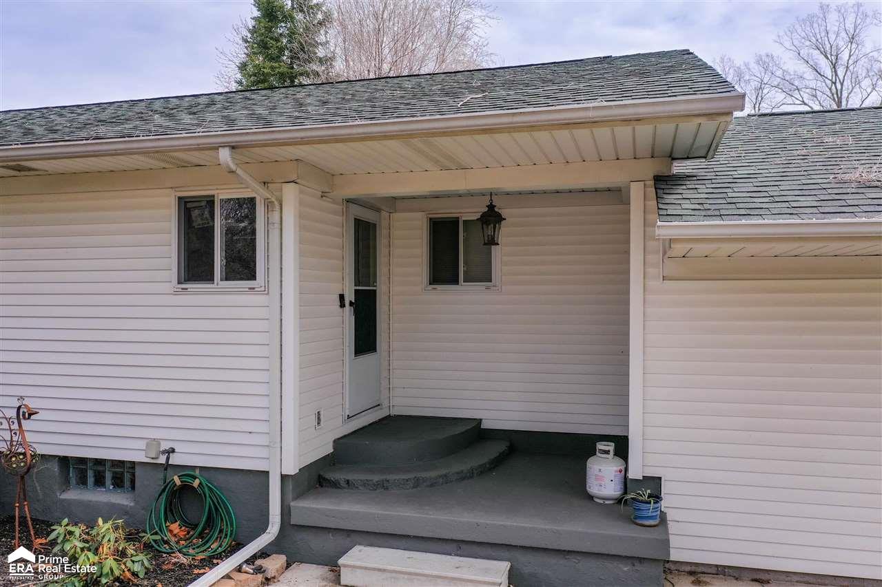 6309 Lapeer Road Burton, MI 48509 - Photo 46 of 61 50068535-48.JPG