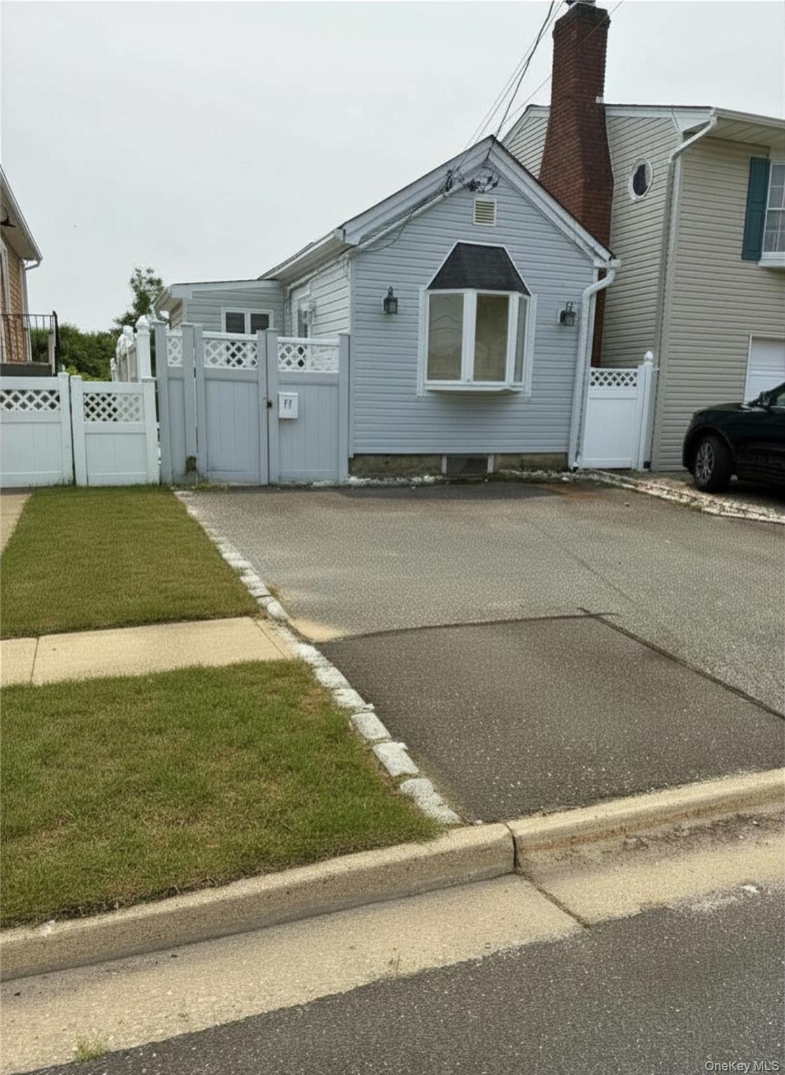 77 East Santa Barbara Road Lindenhurst, NY 11757 - Photo 11 of 11 Gallery Image 11