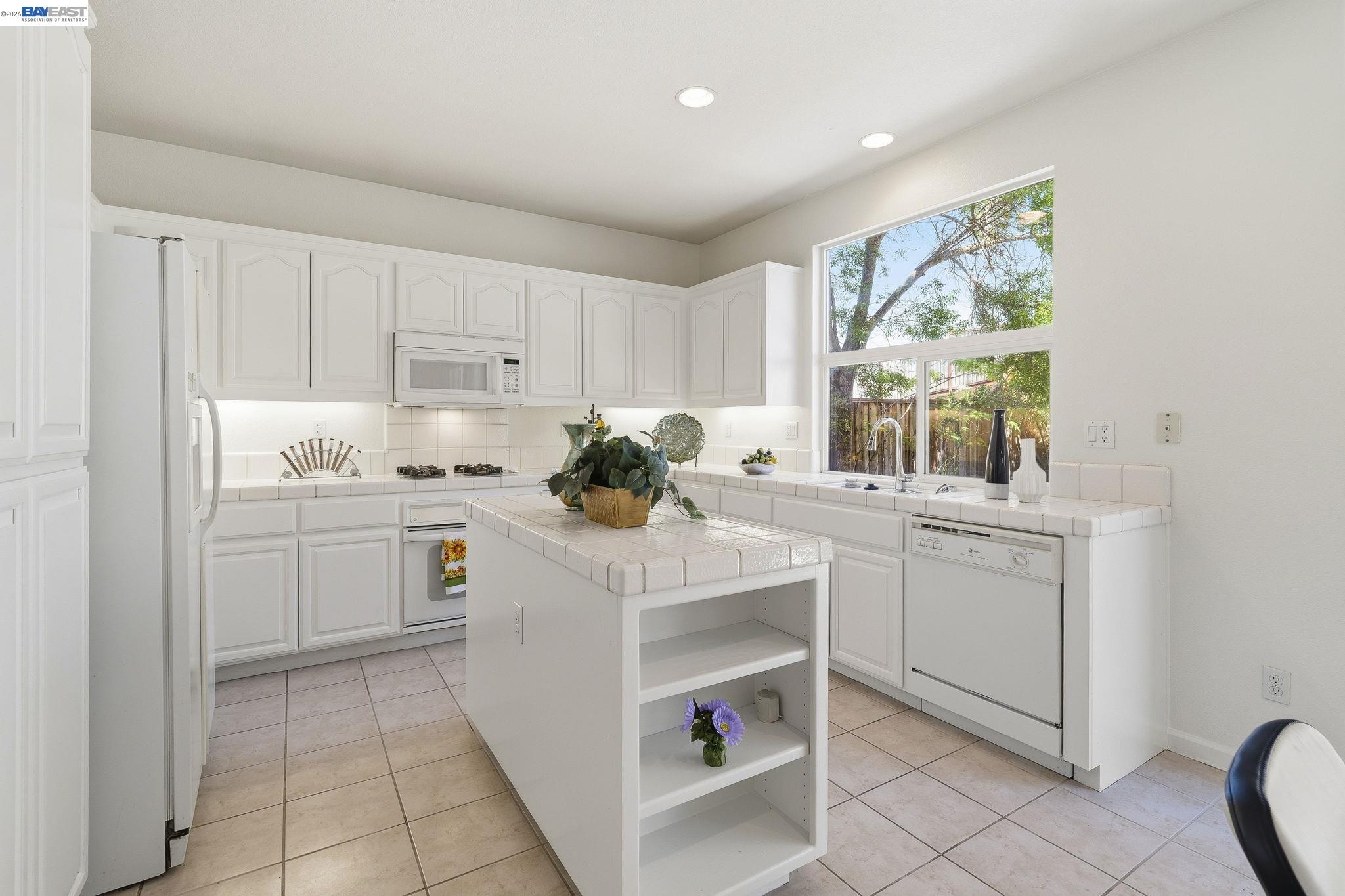 2627 Leopard Way Antioch, CA 94531 - Photo 13 of 56