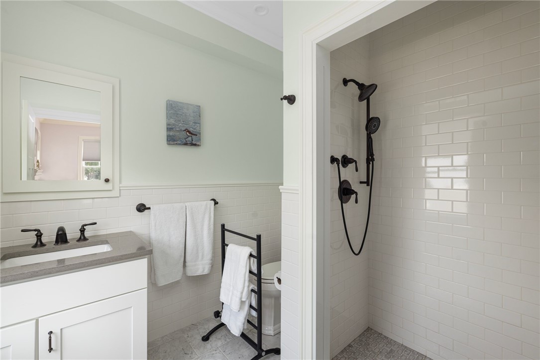 3 Oak Street Middletown, RI 02842 - Photo 43 of 50
