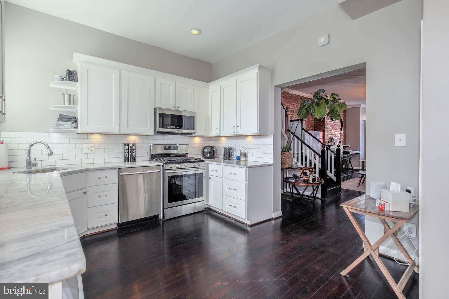 306 M Street Northwest Washington, DC 20001 - Photo 7 of 25