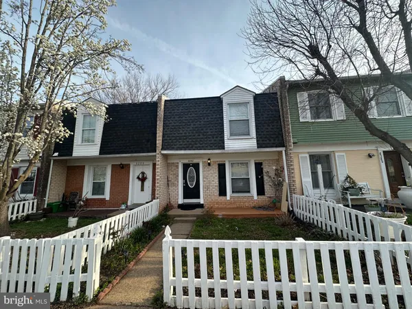 $2,700 | 8282 White Pine Drive, Manassas Park, VA 20111