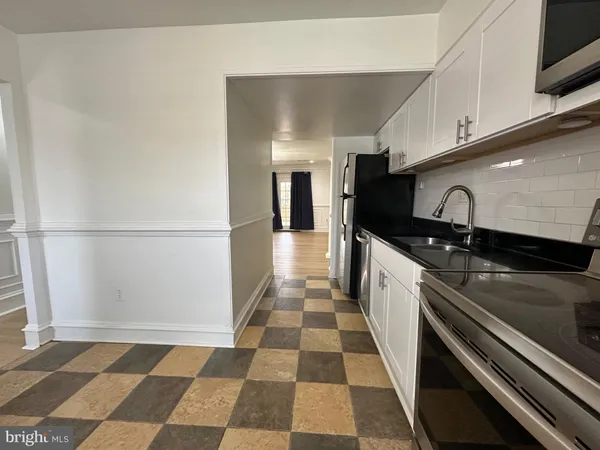 $2,700 | 8282 White Pine Drive, Manassas Park, VA 20111