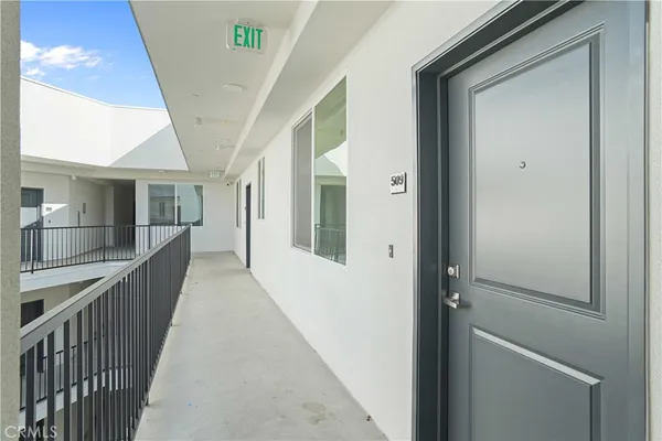$2,371 | 8750 Sepulveda Boulevard, Unit 409, North Hills, CA 91343