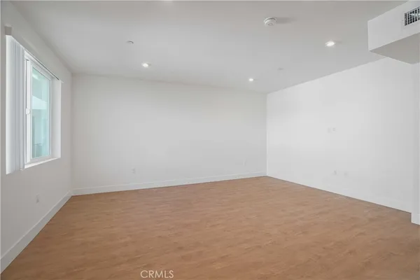 $2,371 | 8750 Sepulveda Boulevard, Unit 409, North Hills, CA 91343