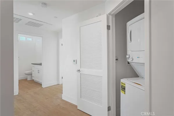 $2,371 | 8750 Sepulveda Boulevard, Unit 409, North Hills, CA 91343