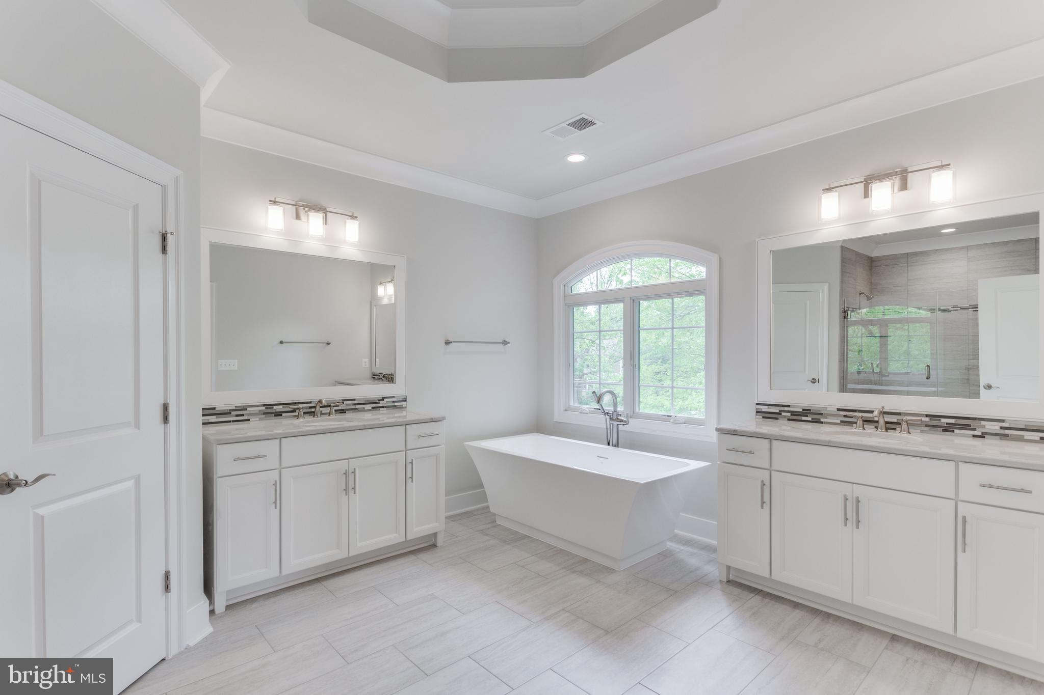 305 Cabin Road Southeast Vienna, VA 22180 - Photo 15 of 25 MASTER SUITE BATHROOM W/ FREE-STANDING SOAKING TUB